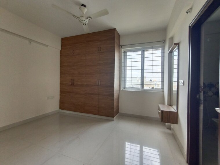 Room, hal layout 3 Bedroom 2100 Sq.Ft. Builder Floor In Hal Layout Bangalore 10479985