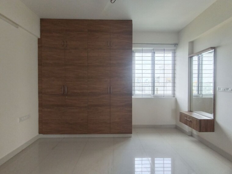 Room, hal layout 3 Bedroom 2100 Sq.Ft. Builder Floor In Hal Layout Bangalore 10479985