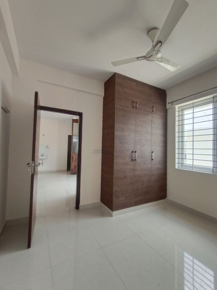 Room, hal layout 3 Bedroom 2100 Sq.Ft. Builder Floor In Hal Layout Bangalore 10479985