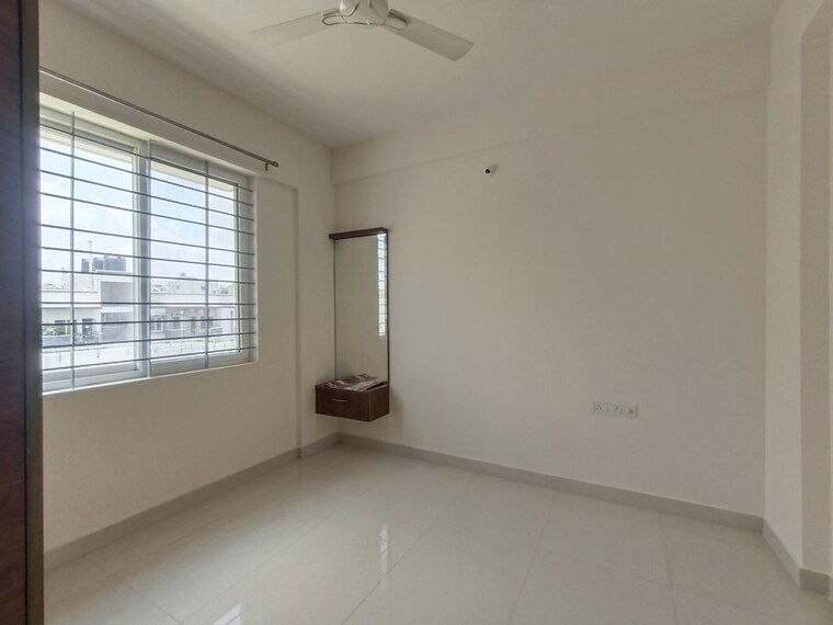 Room, hal layout 3 Bedroom 2100 Sq.Ft. Builder Floor In Hal Layout Bangalore 10479985