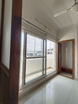 Room in 3 BHK Builder Floor at Hal Layout – for Rent