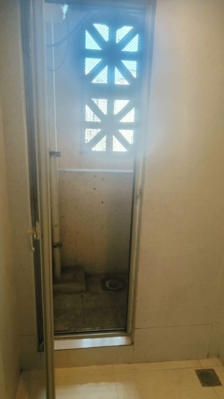 Bathroom, hiranandani-the-walk 1 Bedroom 630 Sq.Ft. Apartment In Ghodbunder Road Thane 10479983