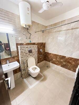 Team Area in 3 BHK Builder Floor at Sector 47 – for Rent