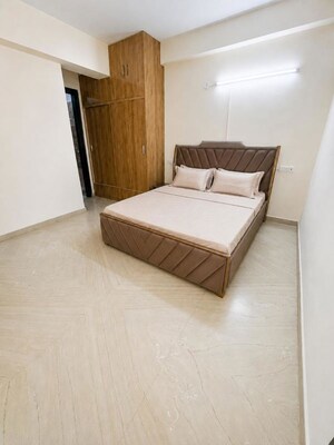 Room in 3 BHK Builder Floor at Sector 47 – for Rent