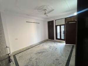 Room in 2 BHK Apartment at Chattarpur – for Rent