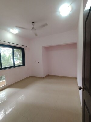 Room in 2 BHK Apartment at Lalani Residency, Kavesar – for Rent