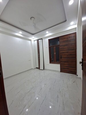 Room in 2 BHK Builder Floor at Chattarpur – for Rent