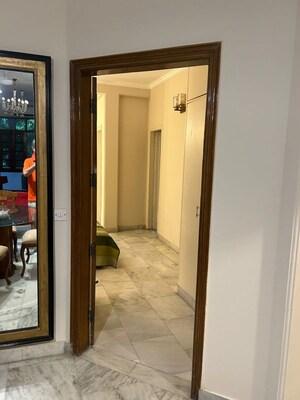 Building Lobby in 3 BHK Builder Floor at South Delhi – for Rent