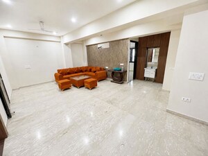 Parking in 3 BHK Builder Floor at Sector 47 – for Rent