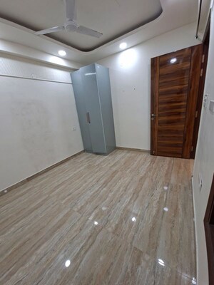 Room in 2 BHK Builder Floor at Chattarpur – for Rent