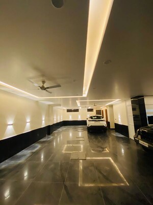 Team Area in 4 BHK Builder Floor at Vasant Kunj – for Rent