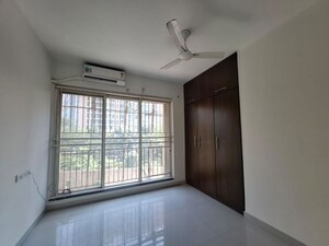 Room in 3 BHK Apartment at Rustomjee Athena, Majiwada – for Rent