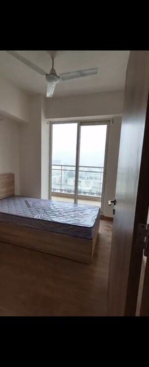 Bedroom in 1 RK Apartment at Godrej Golf Link Villas, Sector 27 Yamuna Expressway – for Rent