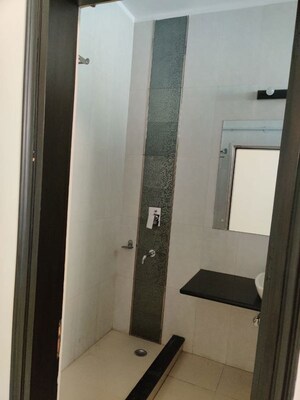 Building Lobby in 3 BHK Builder Floor at South Delhi – for Rent