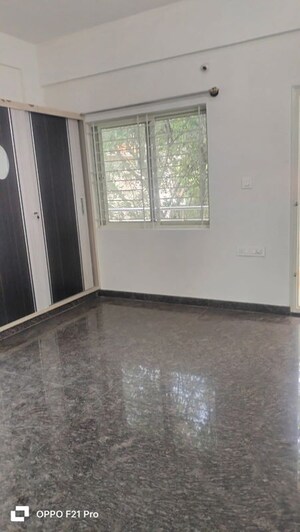 Room in 2 BHK Apartment at Happy Home Casa Venera, Hennur – for Rent