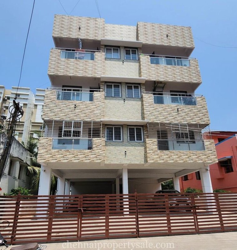 Exterior View, sukhdev vihar 4 Bedroom 300 Sq.Yd. Builder Floor In Sukhdev Vihar Delhi 10480235