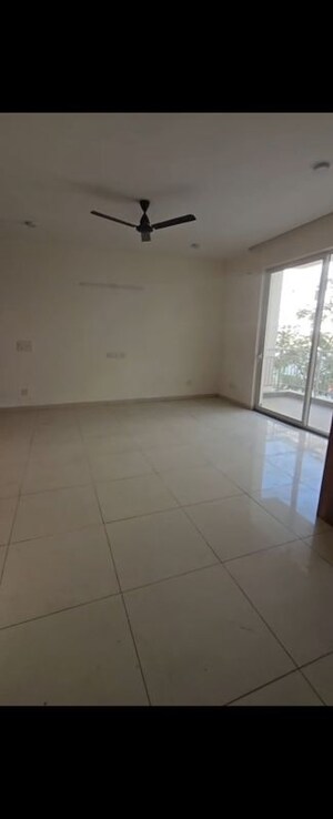 Room in 4 BHK Villa at Godrej Golf Link Villas, Sector 27 Yamuna Expressway – for Rent