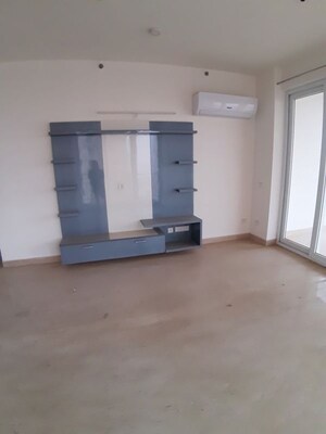 Room in 2 BHK Apartment at Puri Emerald Bay, Sector 104 – for Rent