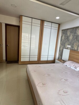 Room in 3 BHK Apartment at Marol – for Sale