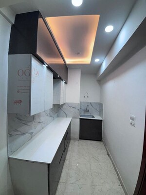 Team Area in 2.5 BHK Builder Floor at Gardenia Glory, Sector 46 – for Rent