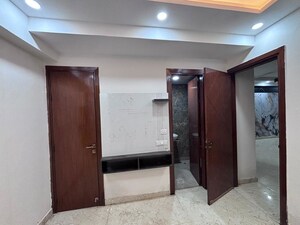 Bedroom in 2.5 BHK Builder Floor at Gardenia Glory, Sector 46 – for Rent