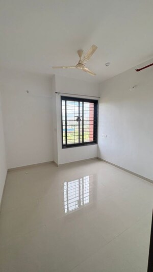 Room in 2 BHK Apartment at Kohinoor Sportsville, Hinjewadi – for Rent