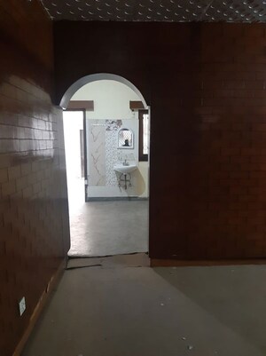 Building Lobby in 4 BHK Builder Floor at Safdarjung Enclave – for Rent