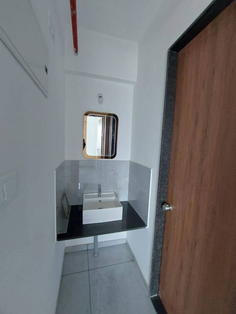 Bathroom, renuka-panchtattva 2 Bedroom 884 Sq.Ft. Apartment In Tathawade Pune 10480377