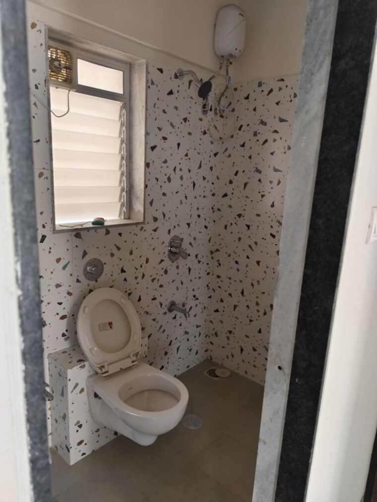 Bathroom, jagdale 1 Bedroom 410 Sq.Ft. Apartment In Vartak Nagar Thane 10480410