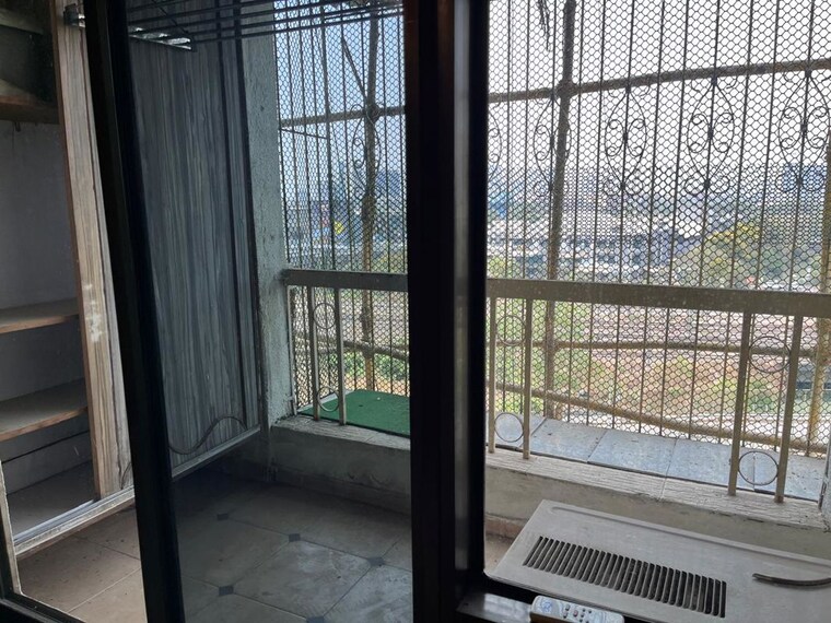 Balcony, navin nagar 3 Bedroom 450 Sq.Ft. Apartment In Navin Nagar Mumbai 10480436