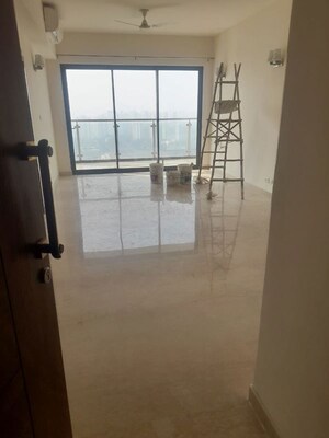 Room in 4 BHK Apartment at M3M Latitude, Sector 65 – for Rent