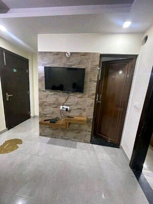 Room in 1 BHK Apartment at Amanora Future Towers, Hadapsar – for Rent