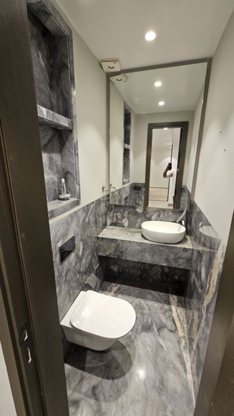 Bathroom, south city 1 4 Bedroom 500 Sq.Yd. Builder Floor In South City 1 Gurgaon 10480479