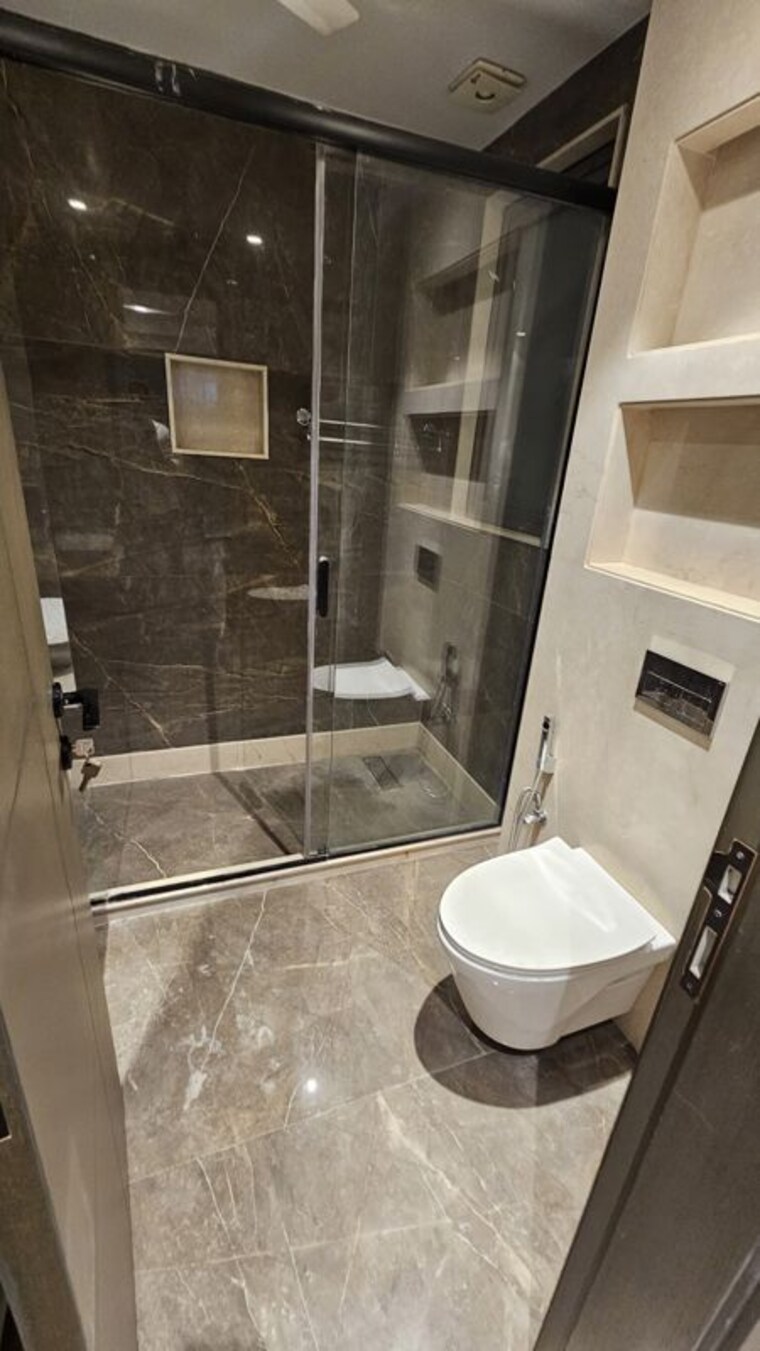 Bathroom, south city 1 4 Bedroom 500 Sq.Yd. Builder Floor In South City 1 Gurgaon 10480479