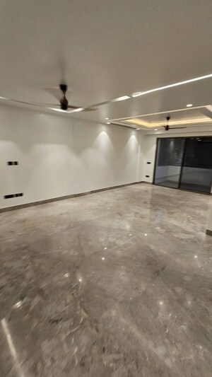 4 BHK Builder Floor For Rent in South City 1