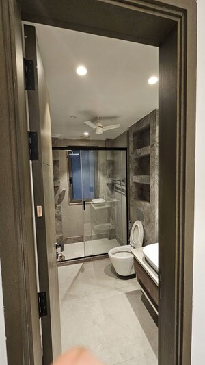 Bathroom in 4 BHK Builder Floor at South City 1 – for Rent