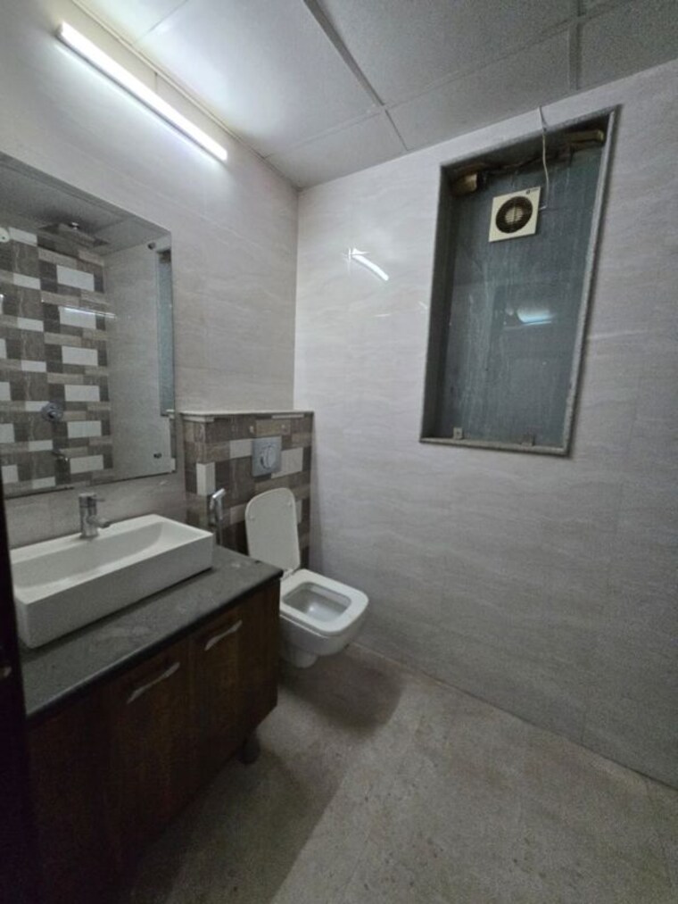  Parking, sector 45 3 Bedroom 2100 Sq.Ft. Builder Floor In Sector 45 Gurgaon 10480493