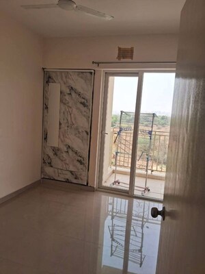 Room in 2 BHK Builder Floor at Lucky The Palm Valley, Sector 1 Greater Noida – for Rent