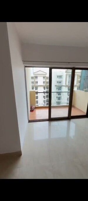 Room in 3 BHK Apartment at Eros Sampoornam, Sector 2 Greater Noida – for Sale