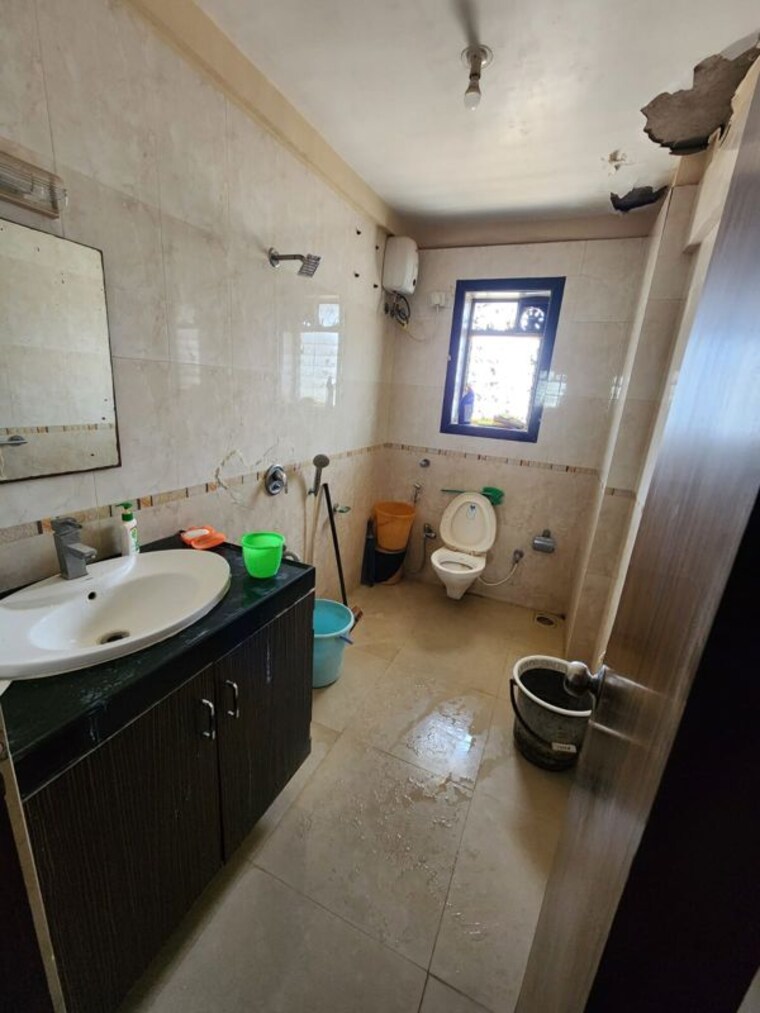 Bathroom, lake-view 3.5 Bedroom 1660 Sq.Ft. Apartment In Aarey Colony Mumbai 10480511