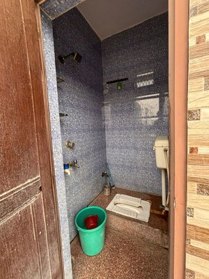 Bathroom in 2 BHK Builder Floor at Jawahar Nagar – for Rent