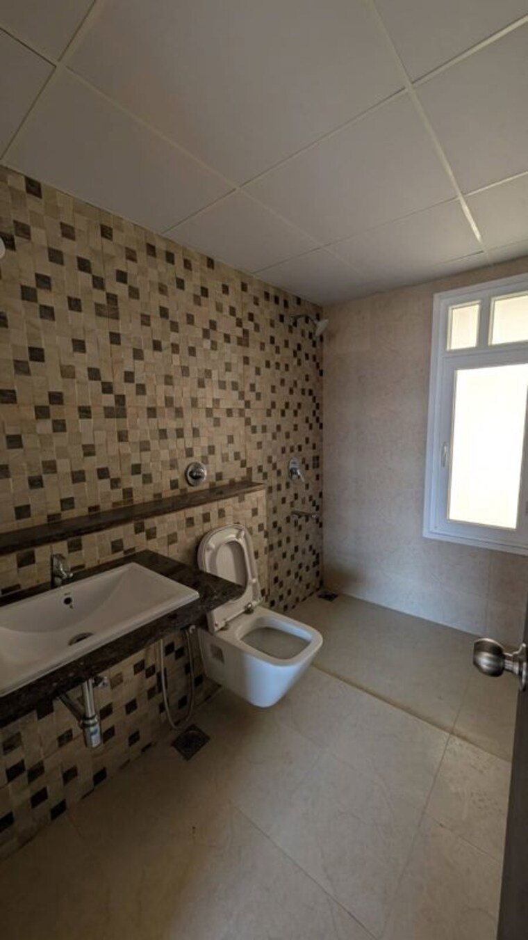 Bathroom, karle-vario-homes 3 Bedroom 1654 Sq.Ft. Apartment In Hebbal Bangalore 10479591