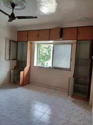 Room in 1 BHK Apartment at Mayur Complex Kothrud, Kothrud – for Rent