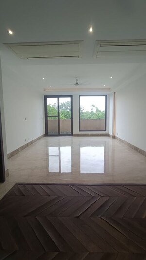 3 BHK Builder Floor For Sale in Sarvapriya Vihar