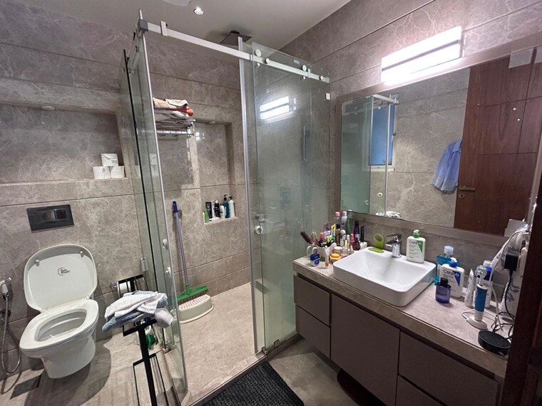 Bathroom, greater kailash i 4 Bedroom 2700 Sq.Ft. Apartment In Greater Kailash I Delhi 10480576