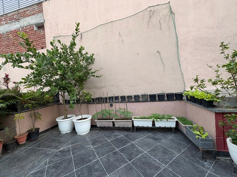 Balcony, greater kailash i 4 Bedroom 2700 Sq.Ft. Apartment In Greater Kailash I Delhi 10480576