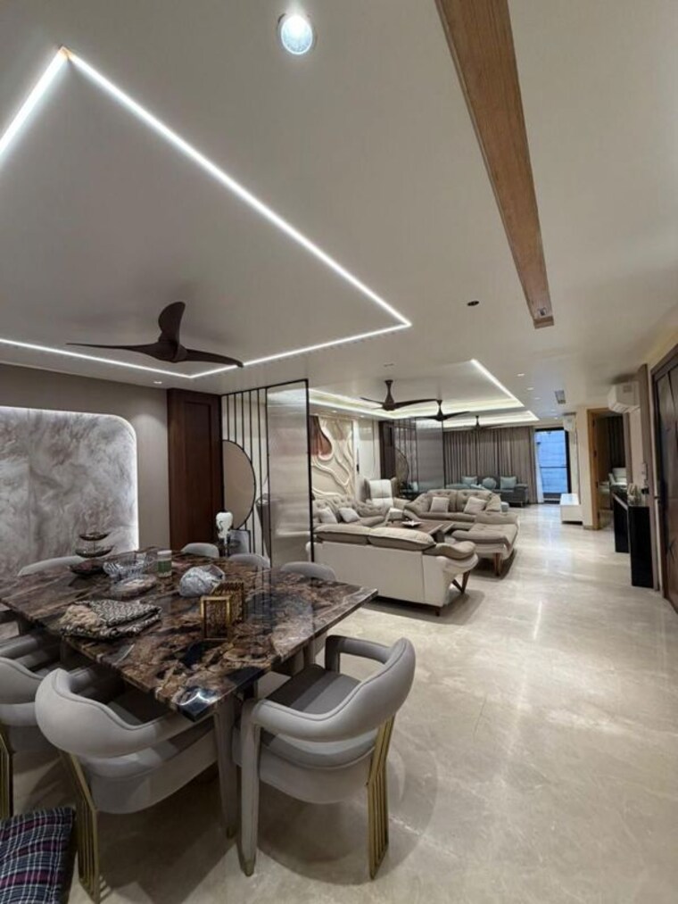 Gym, greater kailash ii 4 Bedroom 300 Sq.Yd. Builder Floor In Greater Kailash ii Delhi 10480594
