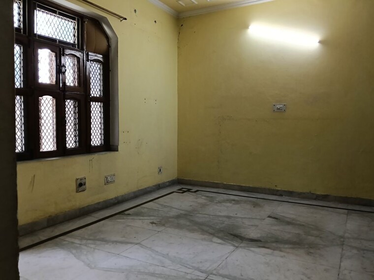 Room, sector 21 2 Bedroom 1200 Sq.Ft. Villa In Sector 21 Gurgaon 10480615