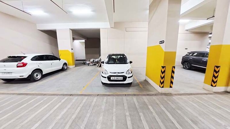  Parking, bodakdev 3 Bedroom 1811 Sq.Ft. Apartment In Bodakdev Ahmedabad 10480644