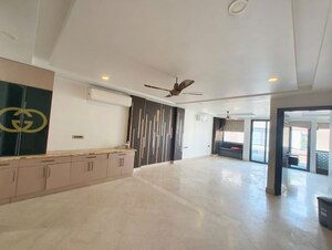 Room in 3 BHK Apartment at Greater Kailash I – for Rent